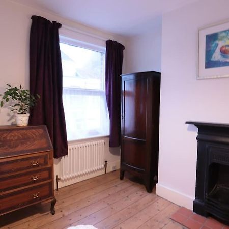 Cute Cottage 5 Min Walk From Cafes Station And Sea ヘイスティングス エクステリア 写真