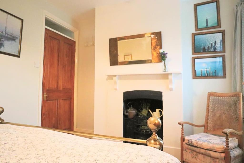 Cute Cottage 5 Min Walk From Cafes Station And Sea ヘイスティングス エクステリア 写真