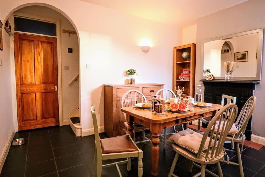 Cute Cottage 5 Min Walk From Cafes Station And Sea ヘイスティングス エクステリア 写真